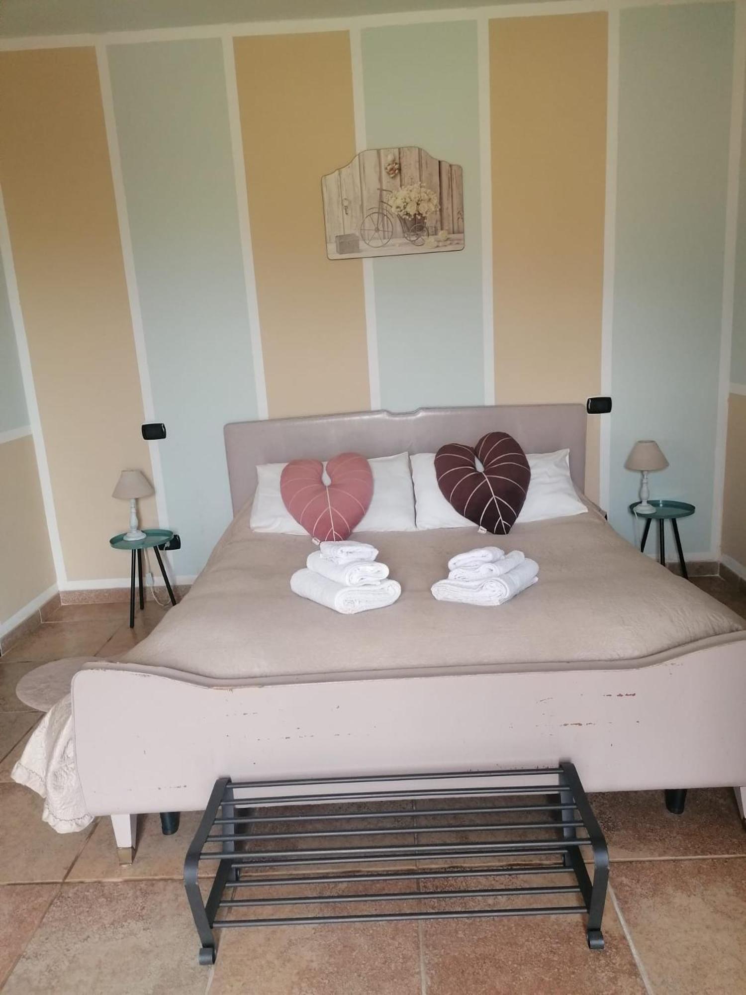 Casale Cavatella Bed & Breakfast แซร์โมเนตา ภายนอก รูปภาพ